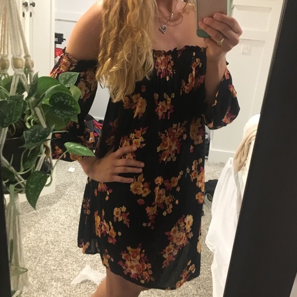 STRAPLESS SLEEVED DRESS - Picture 2 of 3